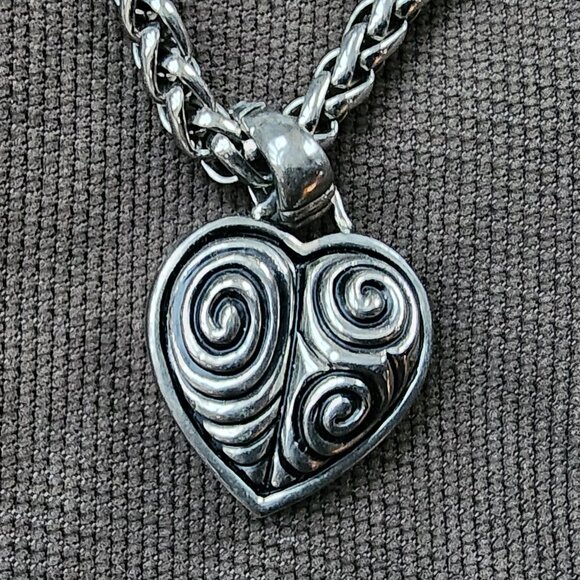 Etsy Vintage Silver Tone Floating Heart Necklace - Picture 9 of 16